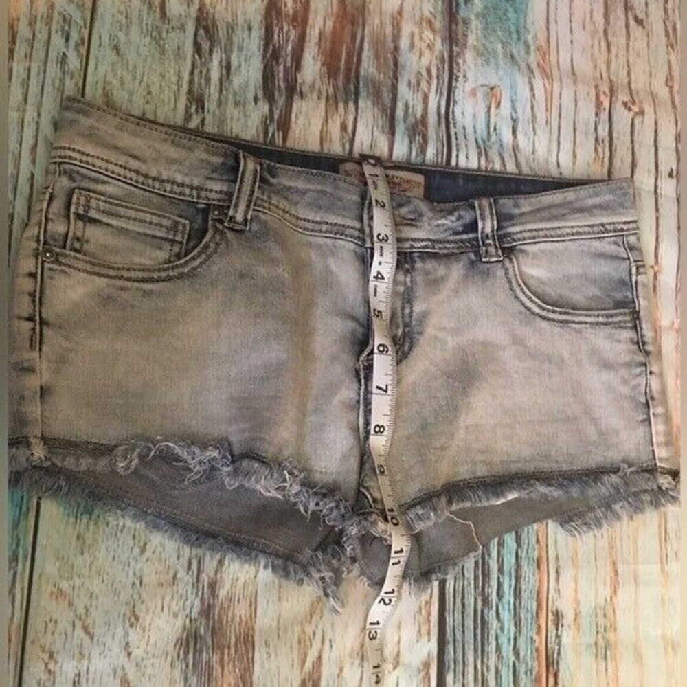 Light Blue Wash Iris Jeans Cut Off Stretch Denim Short Shorts  Distressed Size 9 - Picture 14 of 16
